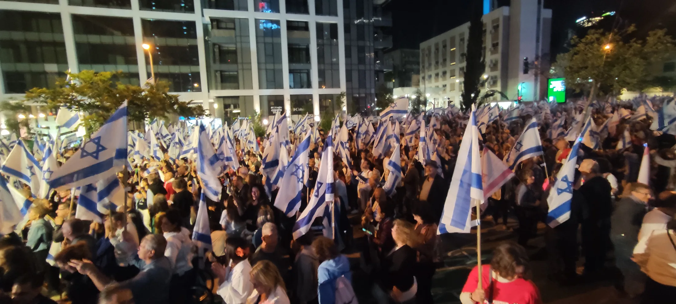 הפגנה ברחוב קפלן, תל אביב, ערב יום העצמאות, 25.4.2023